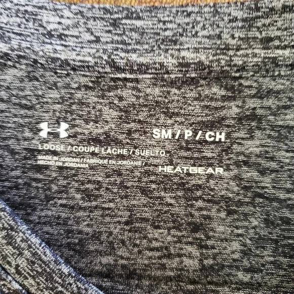 *UNDER ARMOUR, Size M, Long sleeve, Black and Grey - Picture 5 of 8